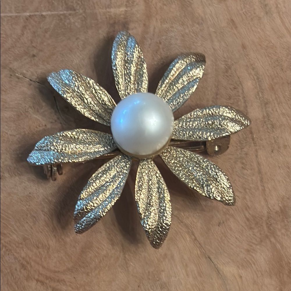 Vintage Gold Tone Flower Brooch with Pearl Center